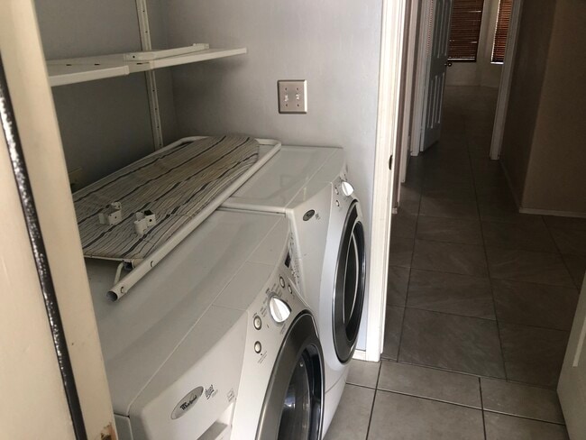 Building Photo - 3872 E Mountain Sky Ave