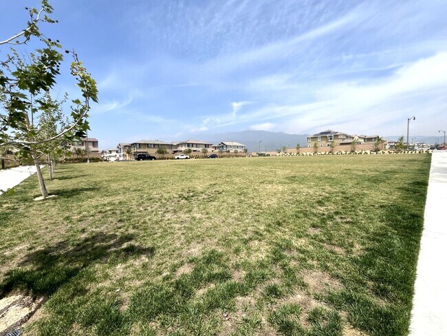 Building Photo - 16782 Tulip Tree St