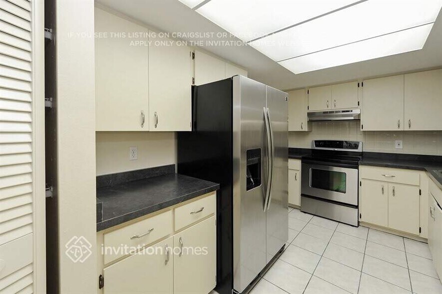 Building Photo - 7325 Claries Dr