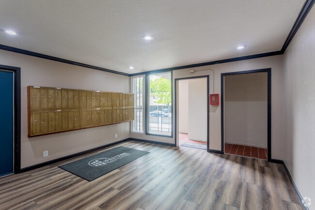 Lobby - 470 Apartments