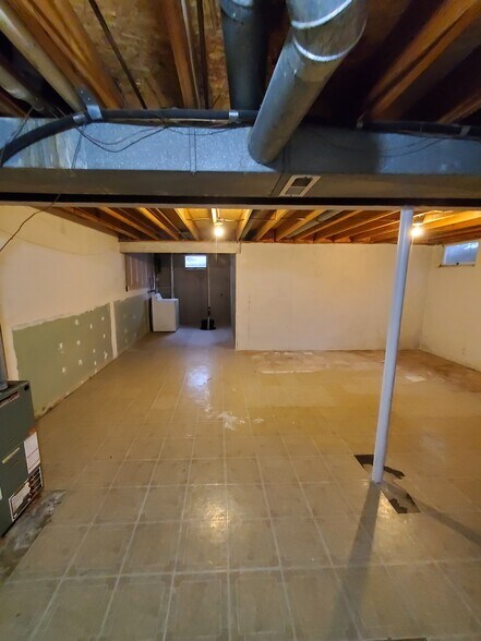 Building Photo - 12 Pebble Ct
