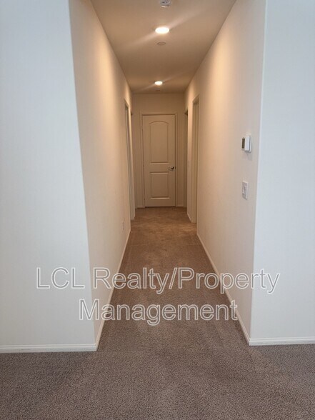 Building Photo - 26808 Baneberry Ct