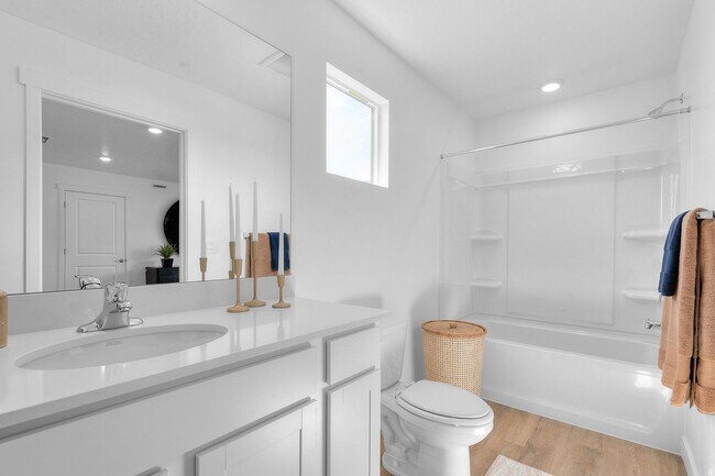 Building Photo - NEW TOWNHOME READY TO MOVE IN!