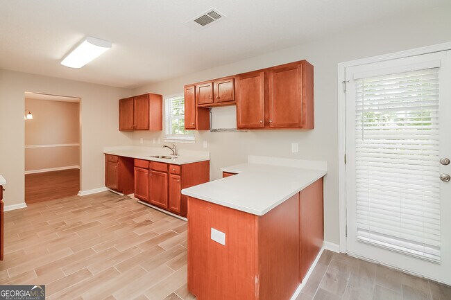 Building Photo - 411 Berkshire Pl