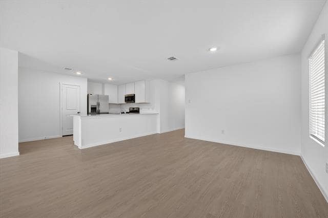 Building Photo - 2051 Stable Ln