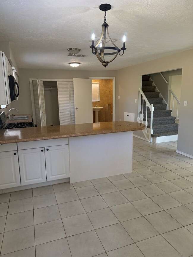 Building Photo - 615 Texas St