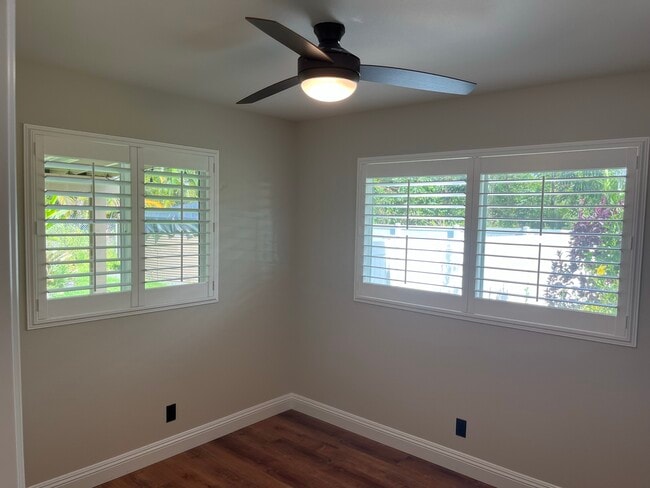 Building Photo - 16-2063-2063 Pearl Dr