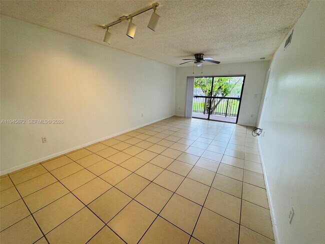 Building Photo - 9948 Nob Hill Ln