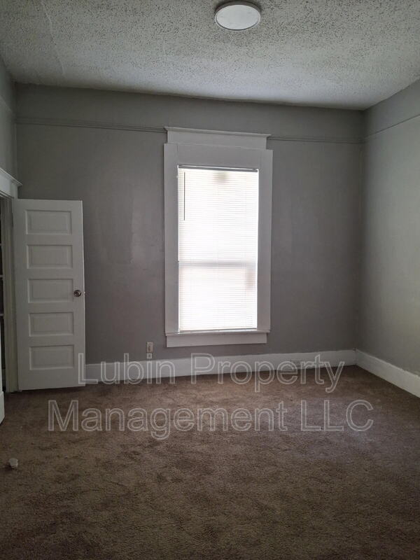 Building Photo - 3428 Vernon Ave