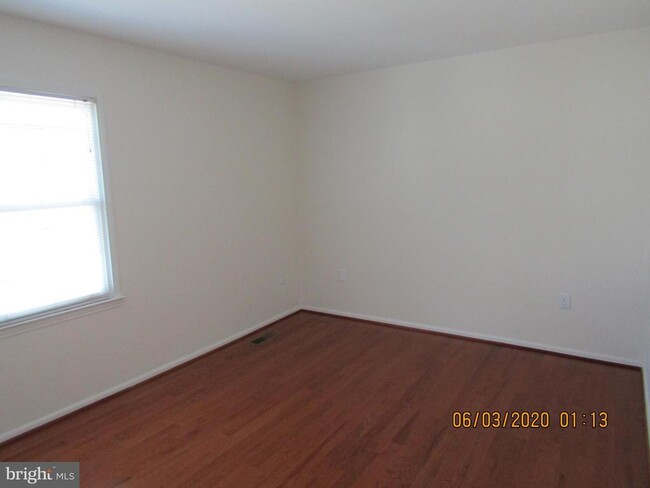 Building Photo - 4158 Hamlin Ct