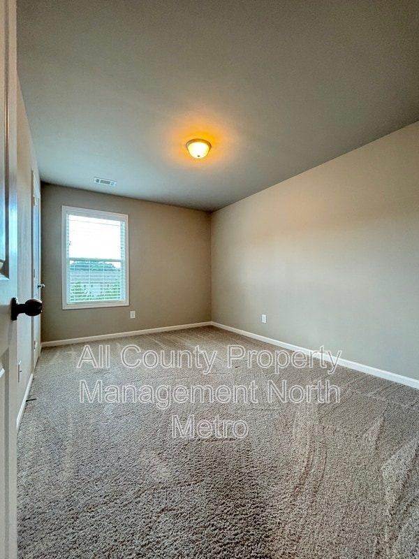 Building Photo - 5064 Silver Fox Trl
