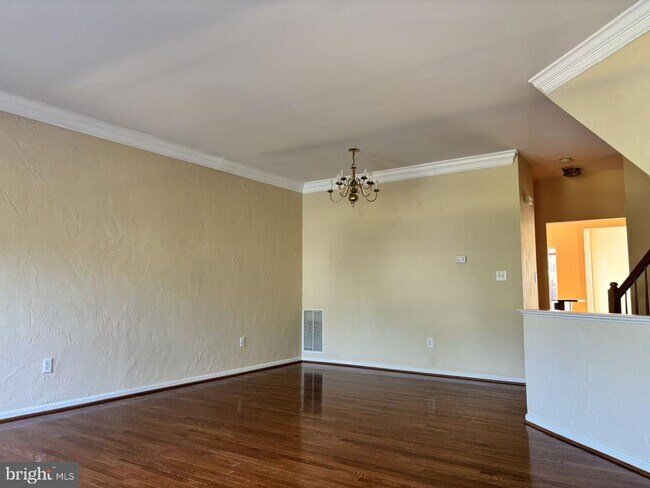 Building Photo - 6635 Creek Point Way