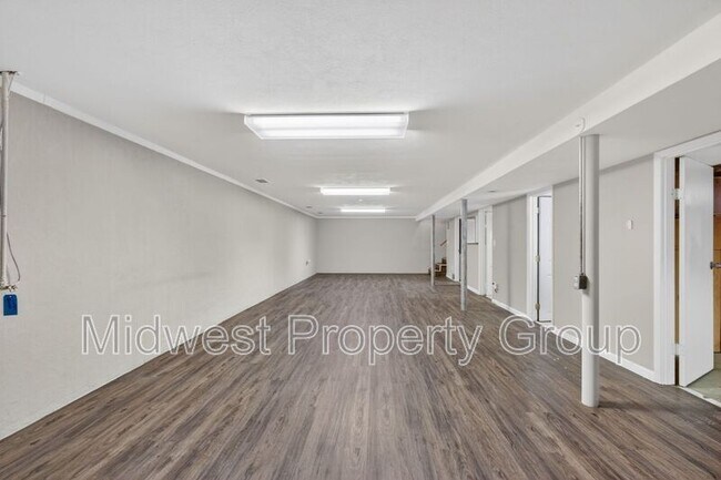 Building Photo - 2365 Dove Dr