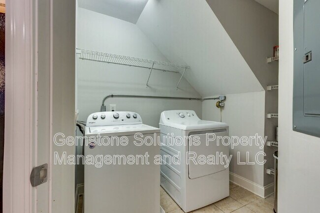 Building Photo - 3201 Aspen Grove Dr