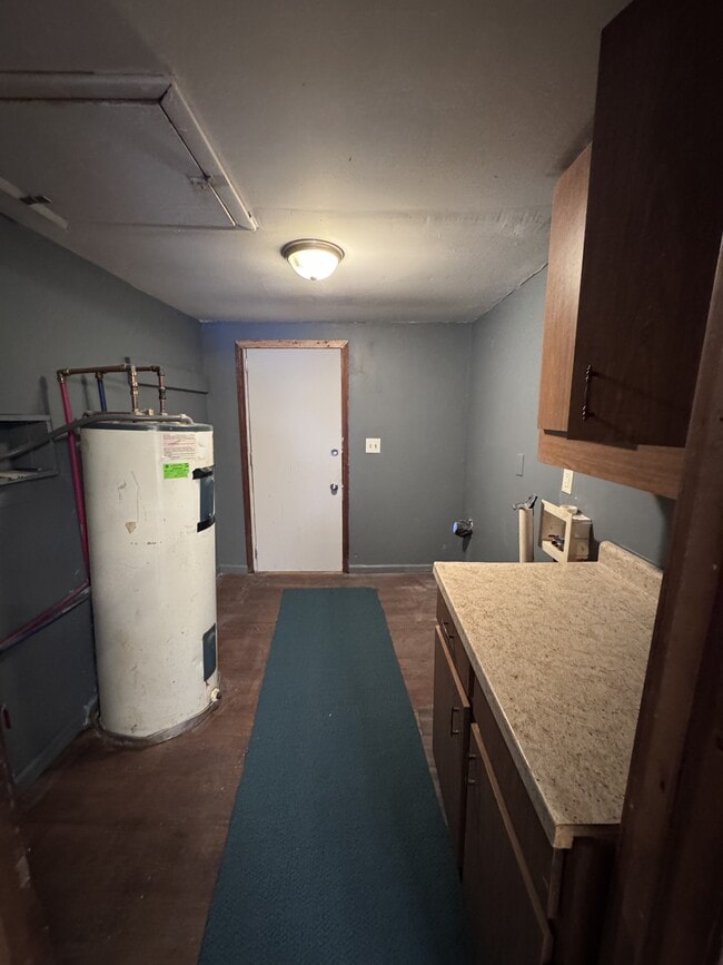 Building Photo - 1301 Hillcrest St