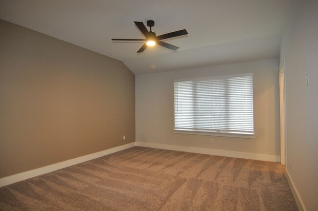 Building Photo - 829 Crystal Oak Ln