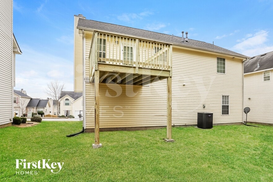 Building Photo - 2631 S Hills