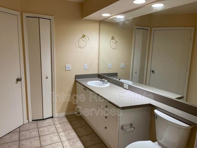 Building Photo - 4007 Sand Palm Ct