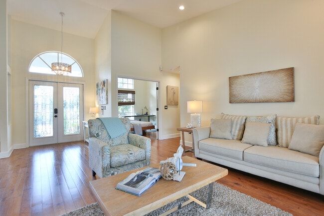 Building Photo - 927 80th St NW