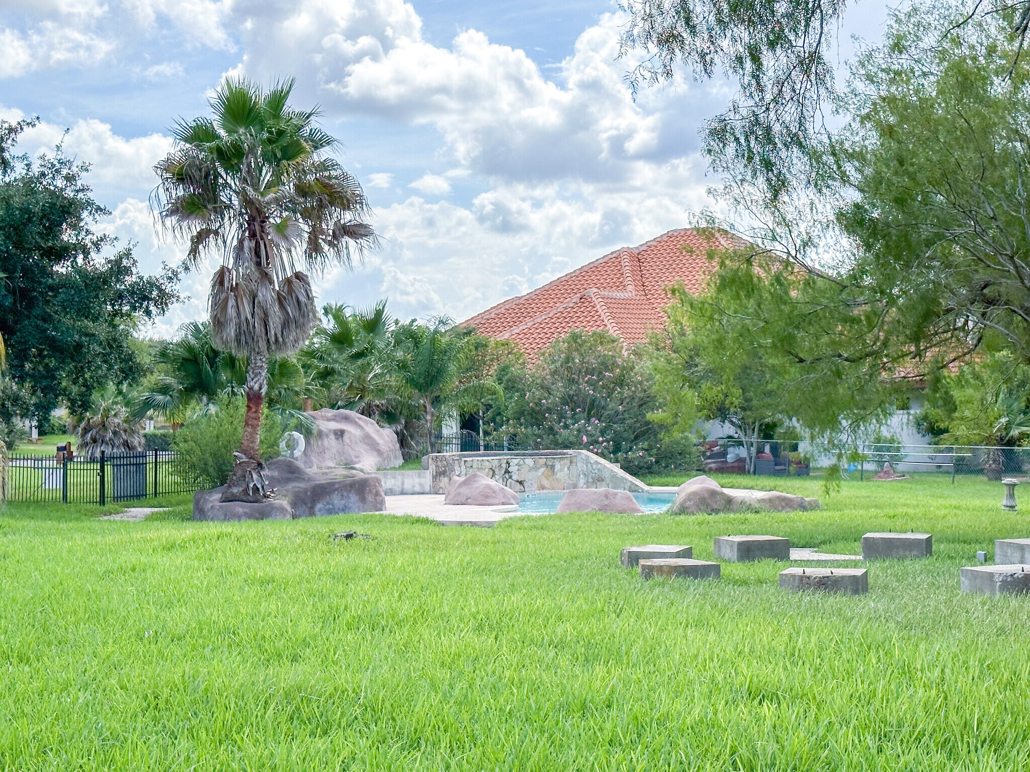 Building Photo - 3206 E Cobblestone Creek Dr