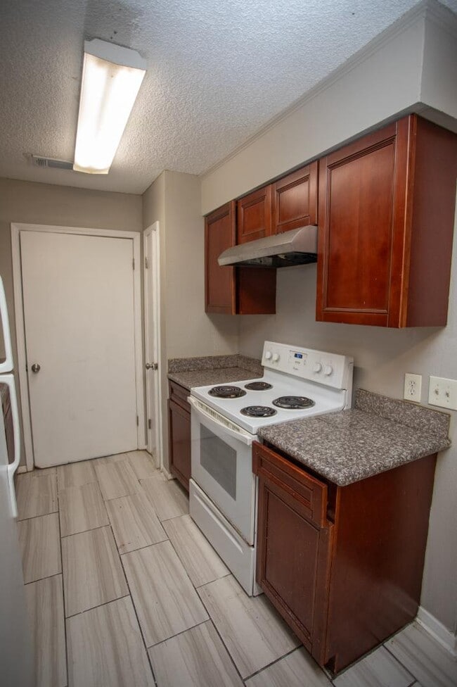 Building Photo - 111 Limoges St