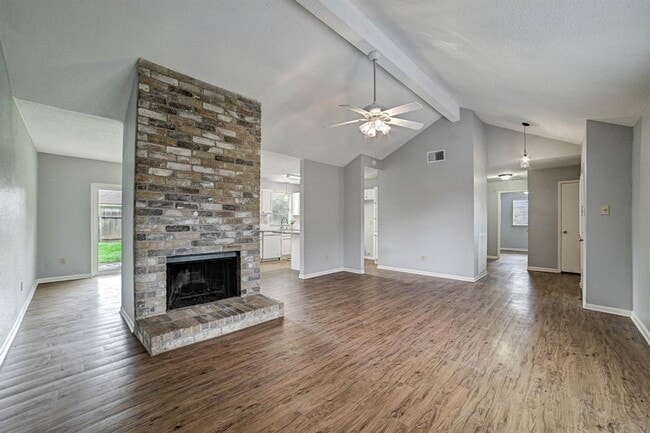 Building Photo - 2615 Lively Ln