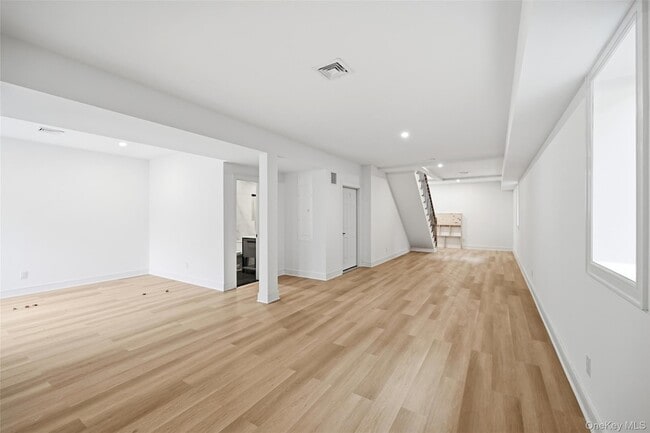 Building Photo - 67 Paulding Ln