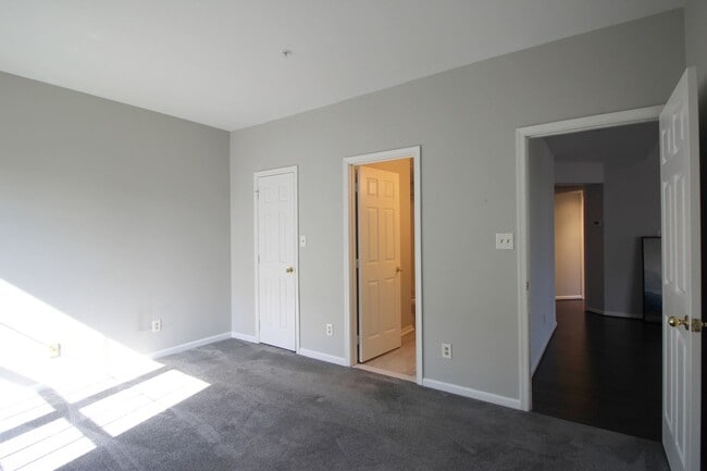 Building Photo - 2/2.5 Bath Condo in Sterling!