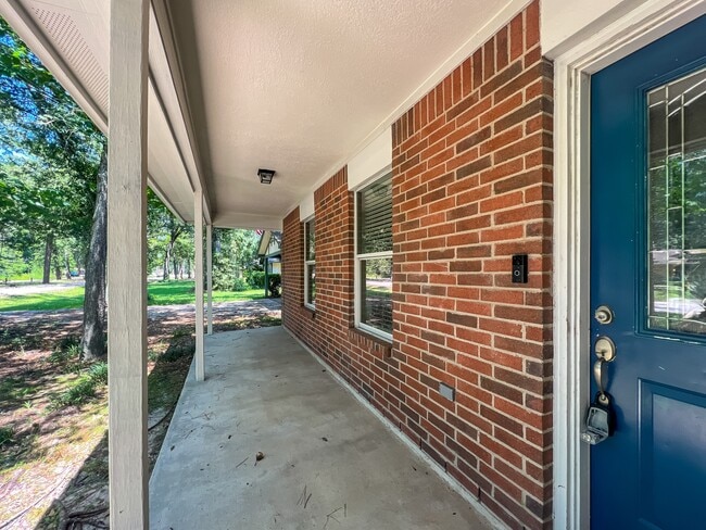 Building Photo - 327 Chateau Woods Pkwy Dr