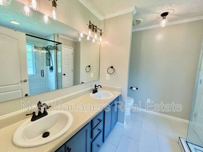 Building Photo - 5325 Wallbrook Dr