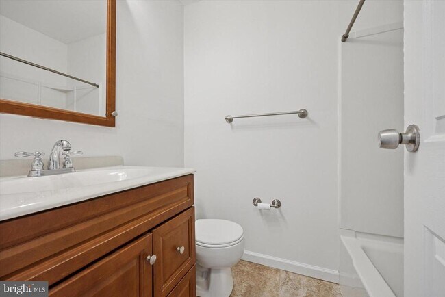 Building Photo - 4000 Lyman Dr