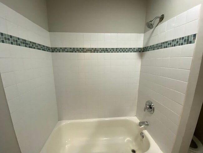 Building Photo - The Perfect 1 Bedroom is Ready For You!