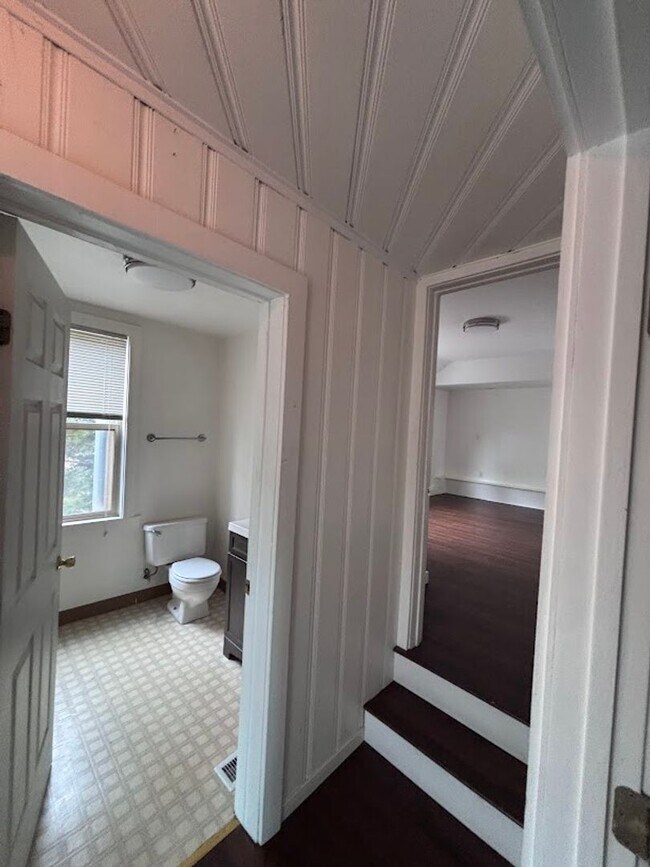 Building Photo - 405 - BEAVER DUPLEX