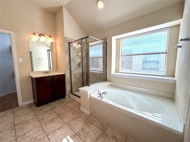 Building Photo - 9404 Caliente Dr