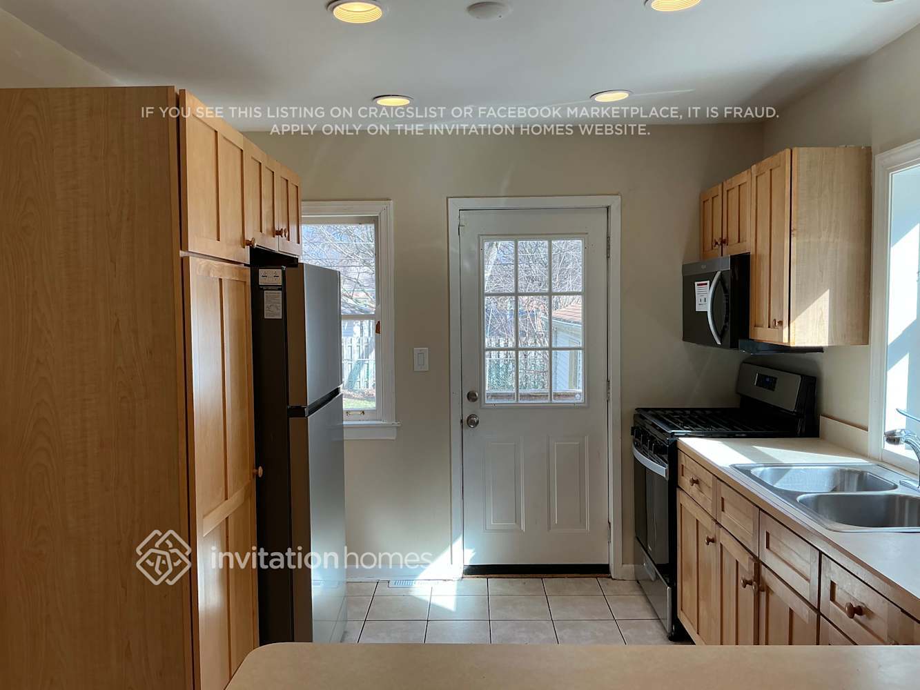 Building Photo - 1808 W 187th St