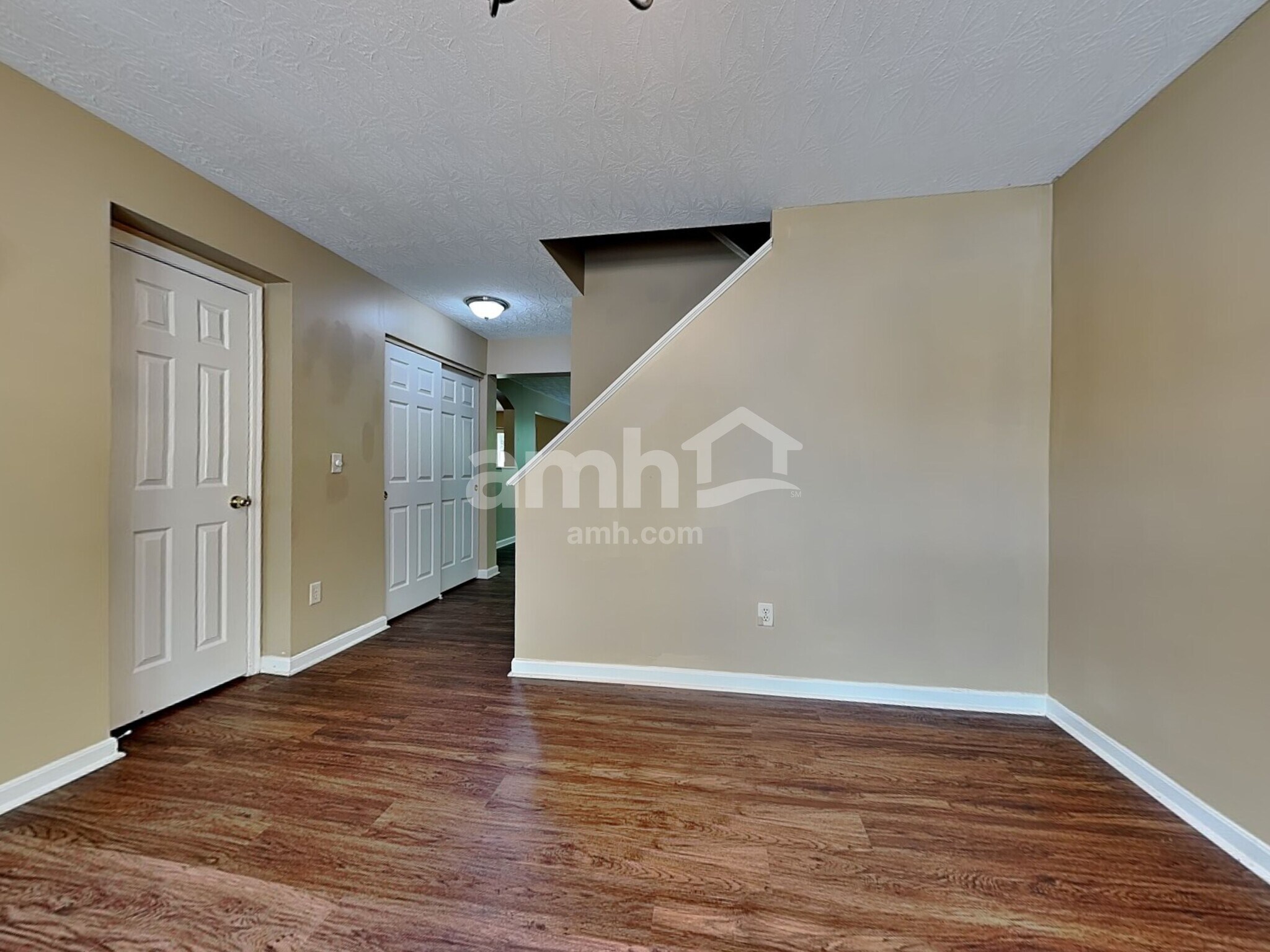Building Photo - 5557 Windsor Ct