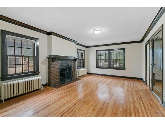 Building Photo - 2512 Dupont Ave S