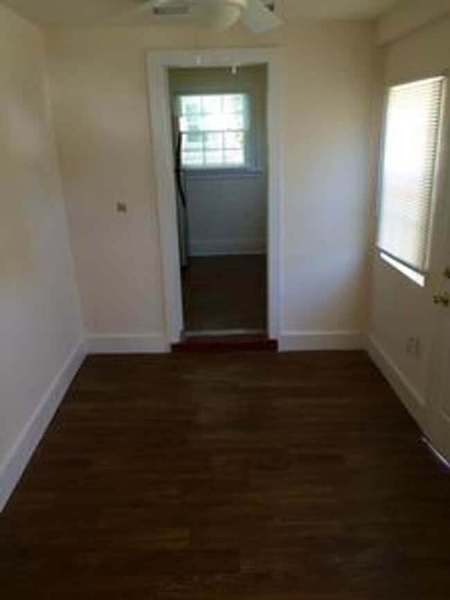 Building Photo - 2210 Shirleydale Ave