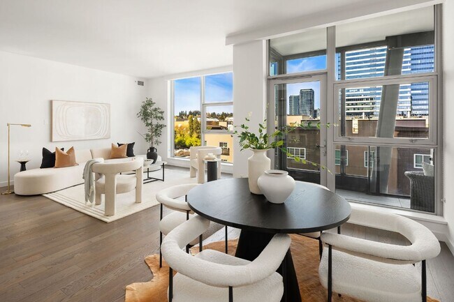 Building Photo - 2Bd/1.75Ba Bellevue Condo