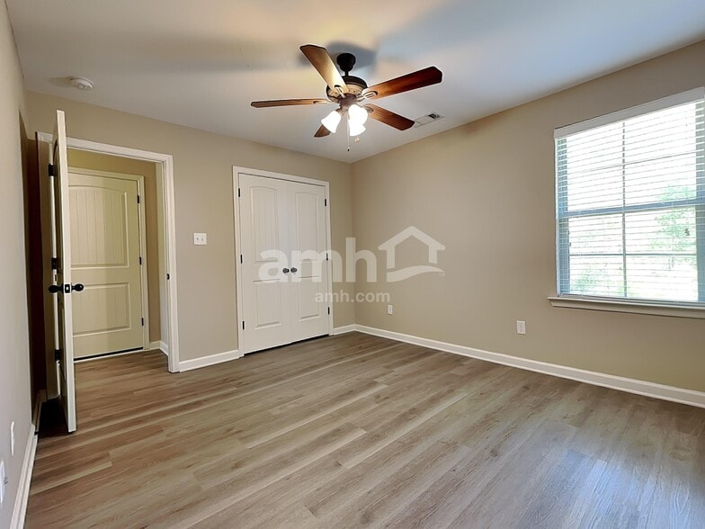 Building Photo - 4616 Wedge Hill Dr
