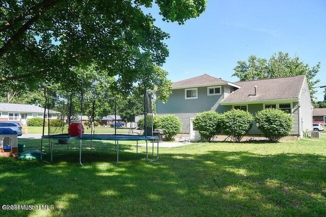 Building Photo - 20 Marie Pkwy