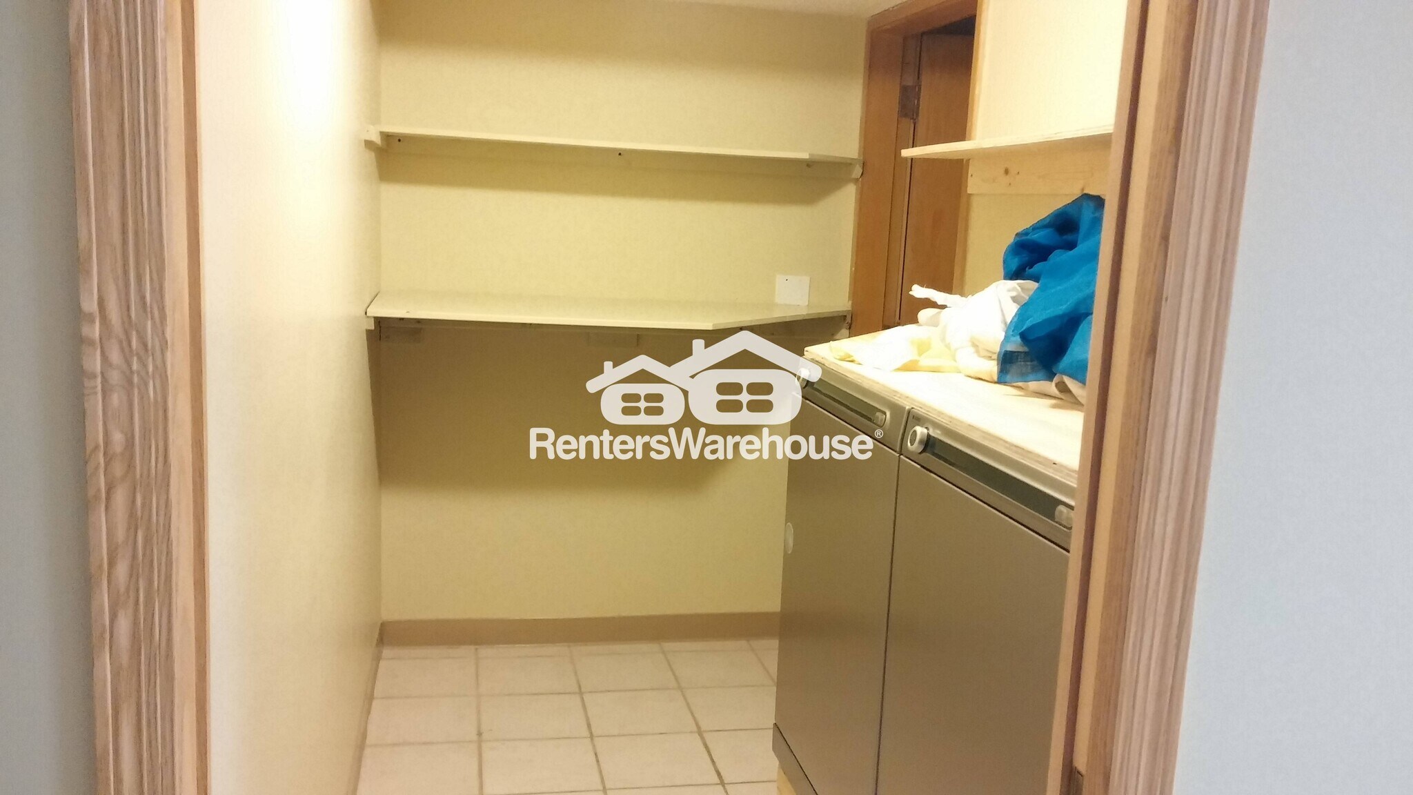 Building Photo - 127 S Cedar St