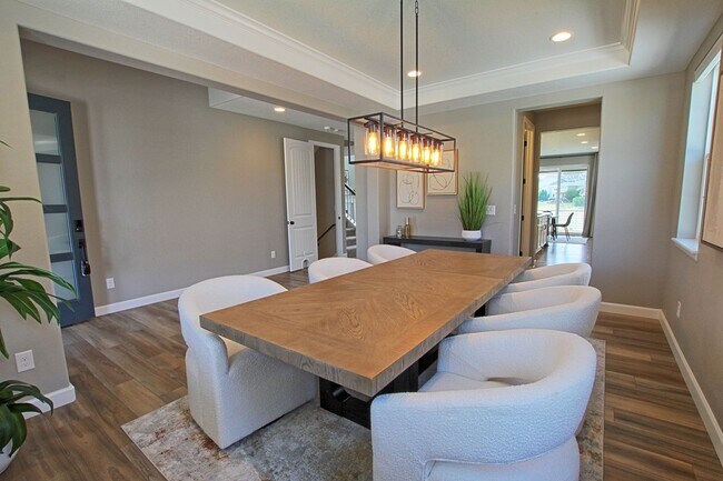 Building Photo - Luxury 5 bed for Rent in Blacktail at The ...