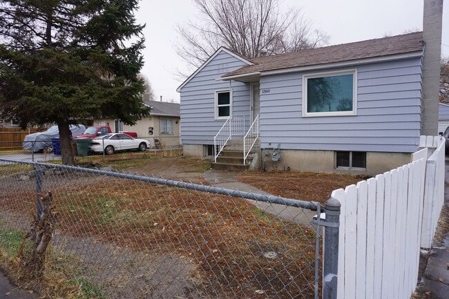 Building Photo - 4 Bedroom Remodeled West Side Salt Lake Home