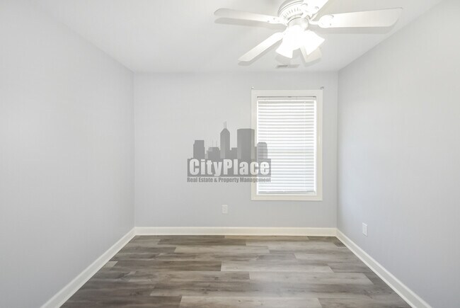 Building Photo - 4440 Valley Trace Dr