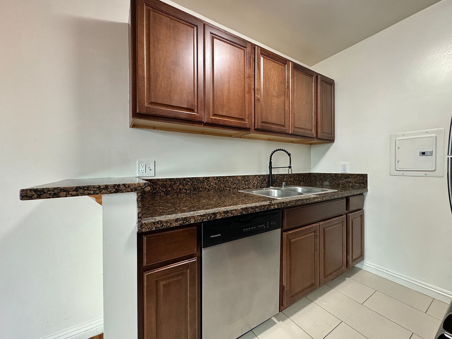 Building Photo - 12618 Pacific Ave