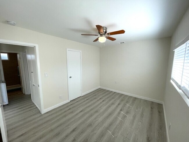 Building Photo - 1518 El Sereno Ave