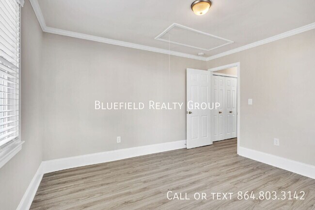 Building Photo - 25 Celand St