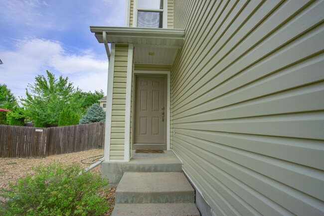 Building Photo - 3 Bed, 2.5 Bath Duplex in Southcreek neigh...