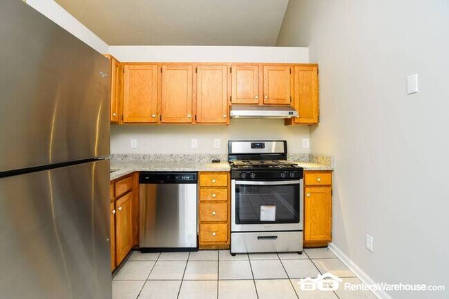 Building Photo - Nice 3 bedroom 2 bath